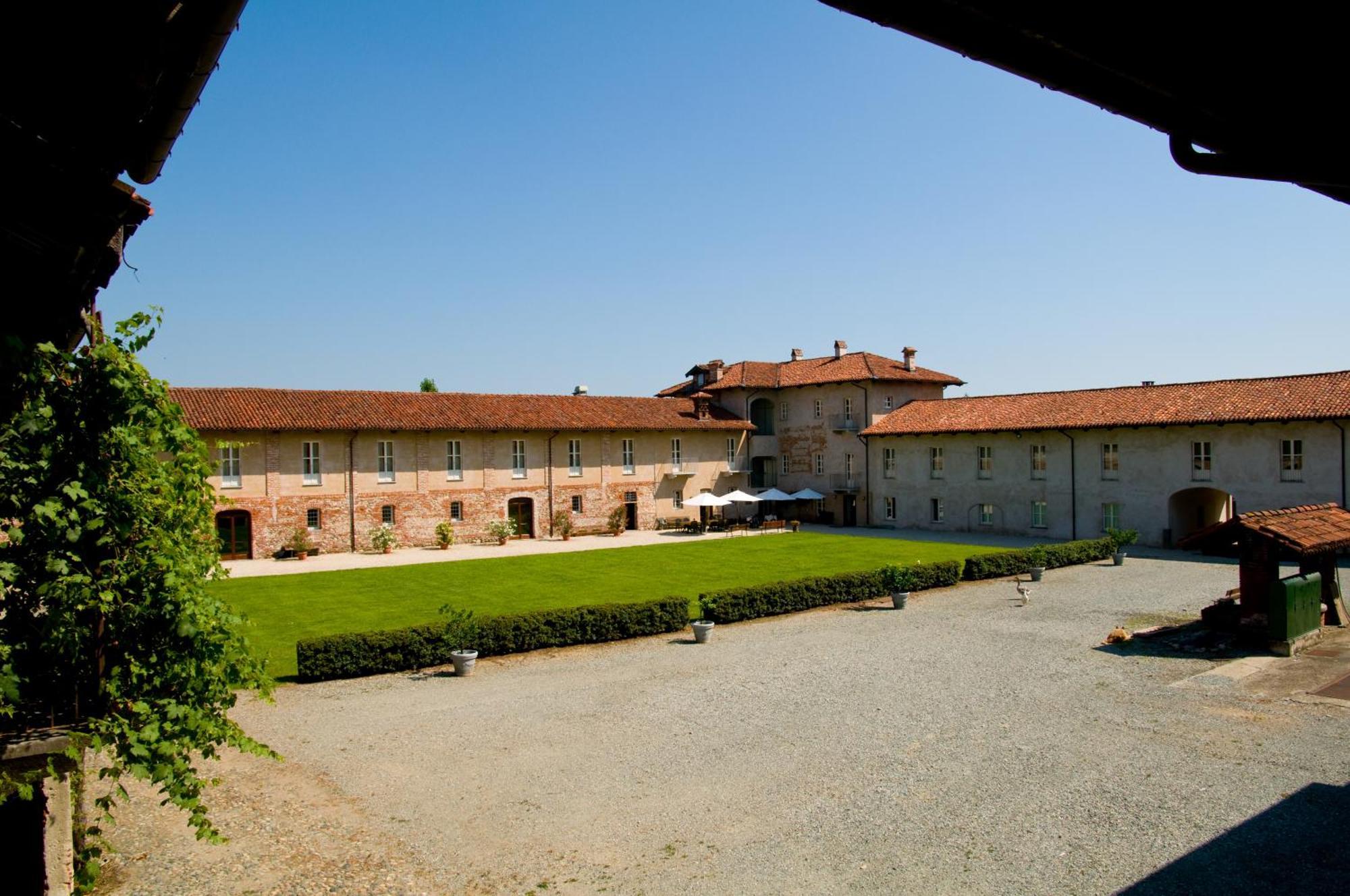 סאלוצו Agriturismo Camisassi מראה חיצוני תמונה