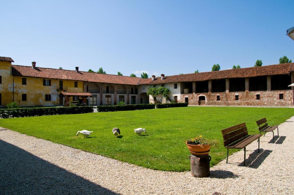 סאלוצו Agriturismo Camisassi מראה חיצוני תמונה